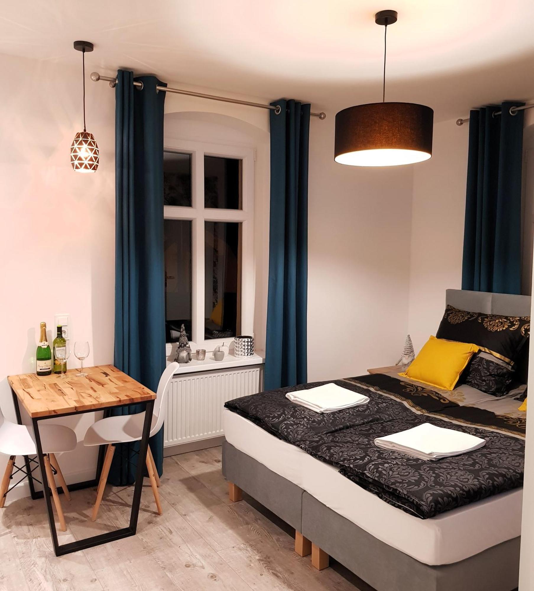 Apartament Przy Placu Piastowskim Jelenia Gora Room photo